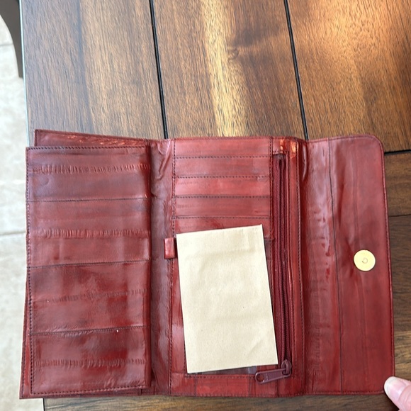Vintage Eel Skin Wallet Burgundy/Red, excellent condition. - Picture 4 of 8